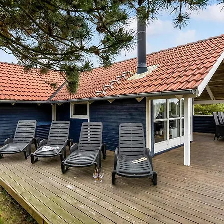 Lovely In Hvide Sande With Wifi Bjerregård